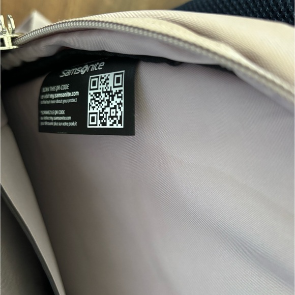 Lavender Samsonite backpack - Picture 5 of 5